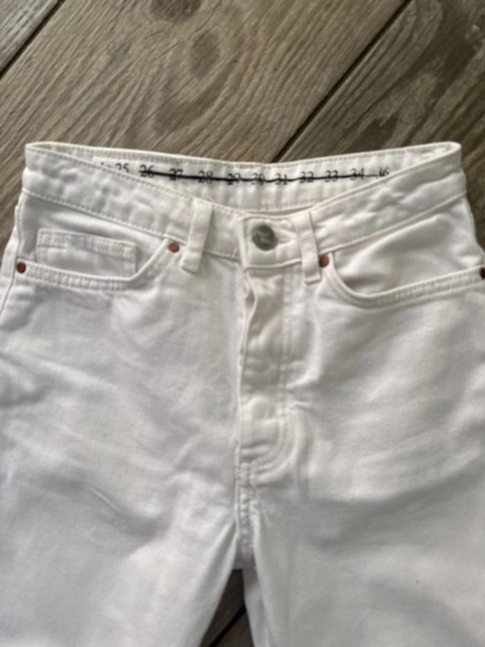 Jean neuf taille 25 - photo numéro 2