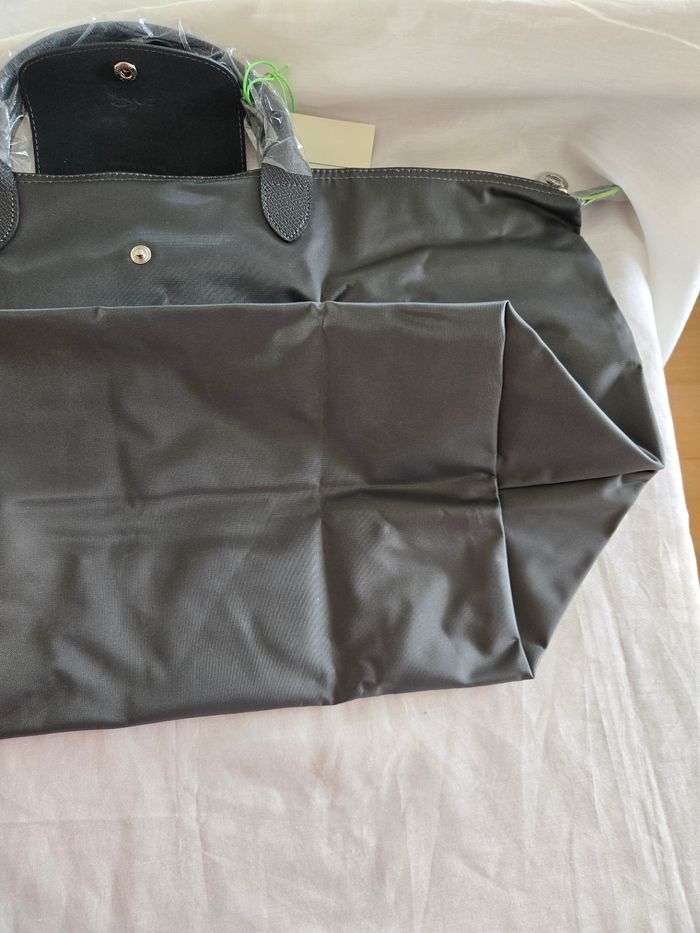 Grand sac de voyage Longchamp Le Pliage type L gris - photo numéro 9