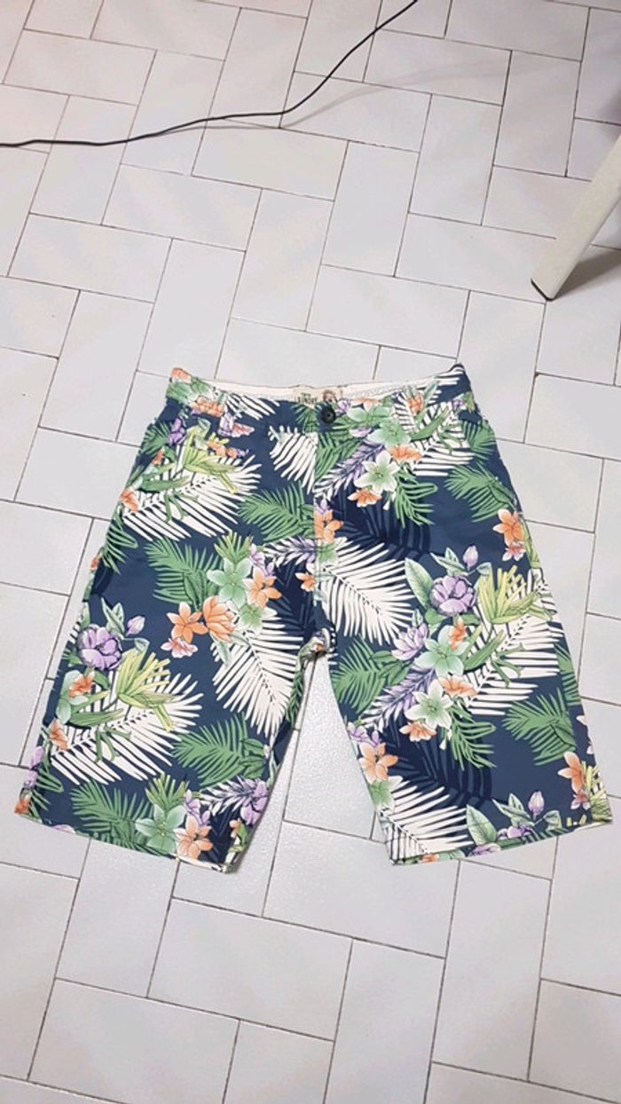 Bermuda homme à grosses fleurs