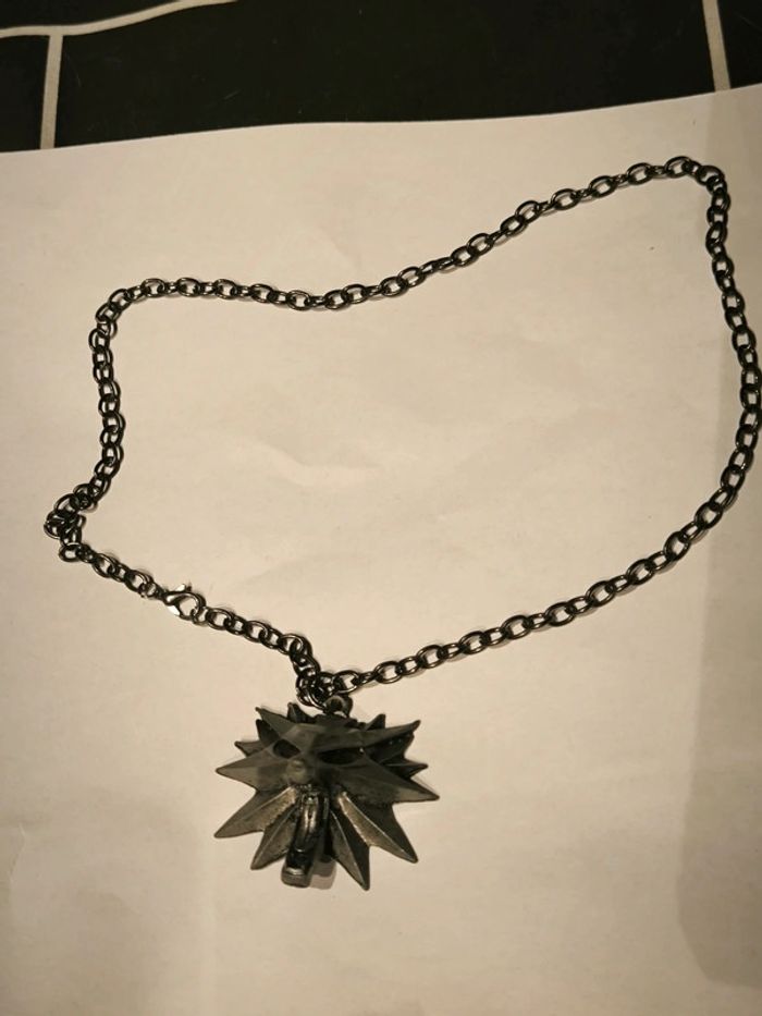 Collier the witcher - photo numéro 2
