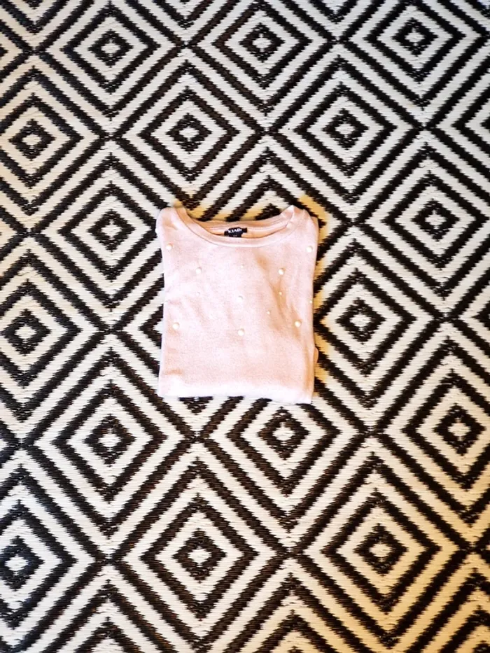Pull rose pâle avec perles Parfait État 10 ans - photo numéro 2
