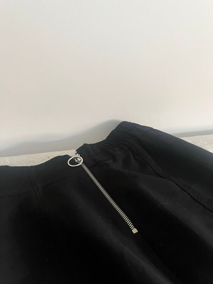 Jupe bershka noir avec fermeture - photo numéro 4