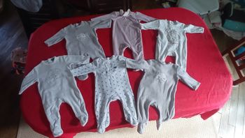 Lot de pyjamas 9 mois