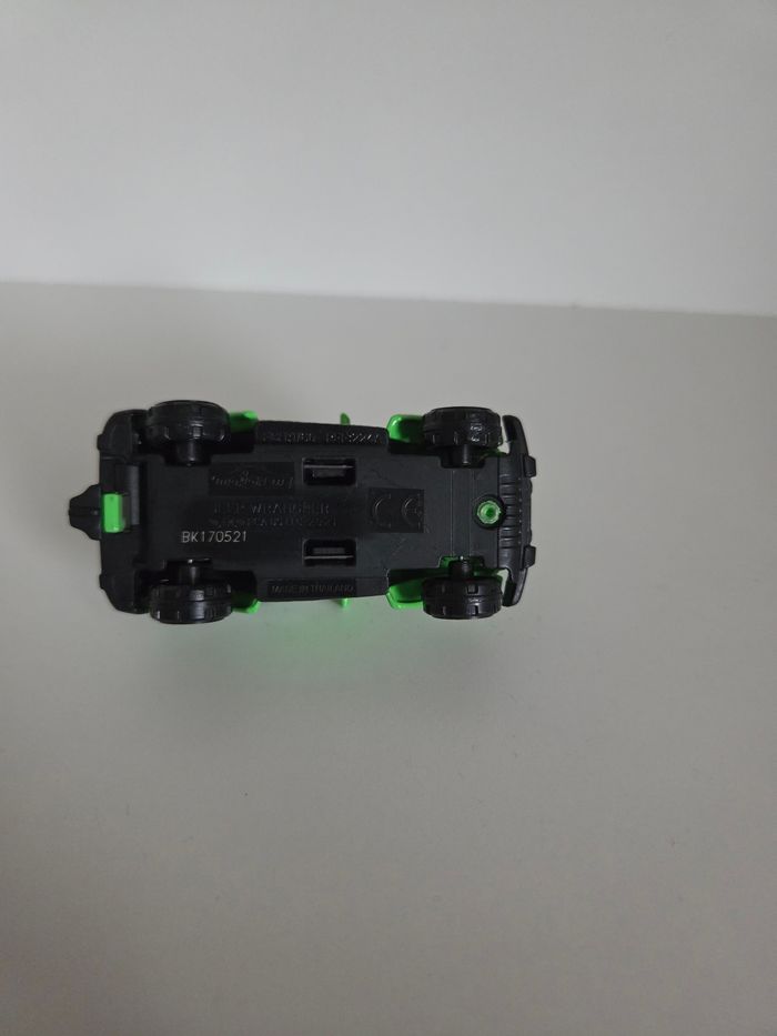 Voiture Majorette Jeep Wrangler Vert Vif - Échelle 1/60 - Réf 224 - photo numéro 6