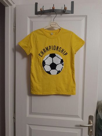 T-shirt à paillettes "football"