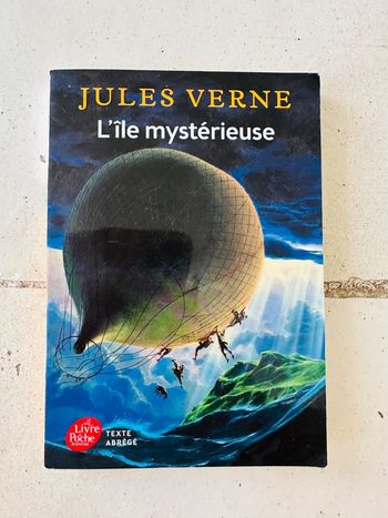 Livre - L’île mystérieuse de Jules Vernes
