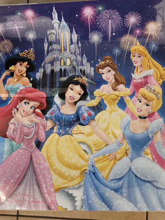 Ensemble poster plastifié neuf et trousse Princesses Disney - photo numéro 3