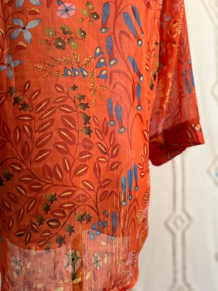 Blouse orange transparente motifs floraux dorés – Sarah John Paris – 36 St tropez Ibiza - photo numéro 7