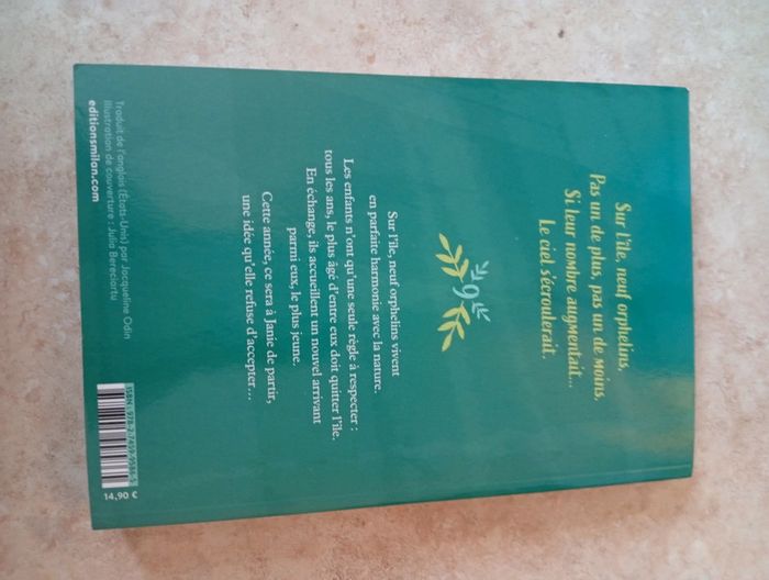 Livre L'ile des neuf - photo numéro 2