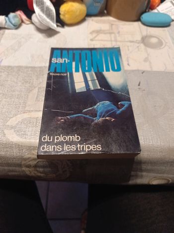 Du plomb dans les tripes de San Antonio édition fleuve noir