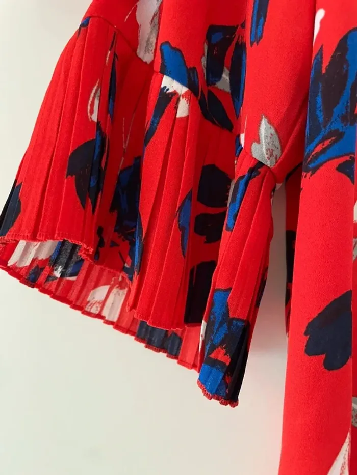 Magnifique blouse rouge banana republic taille S - photo numéro 3