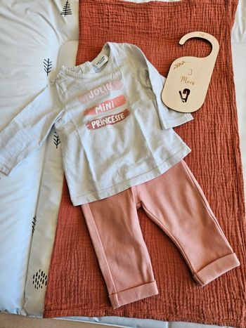 Ensemble pantalon tee shirt manches longues