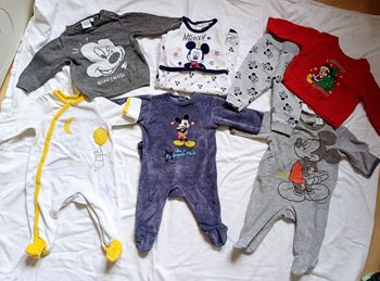 Lot de vêtements taille 3 mois Disney