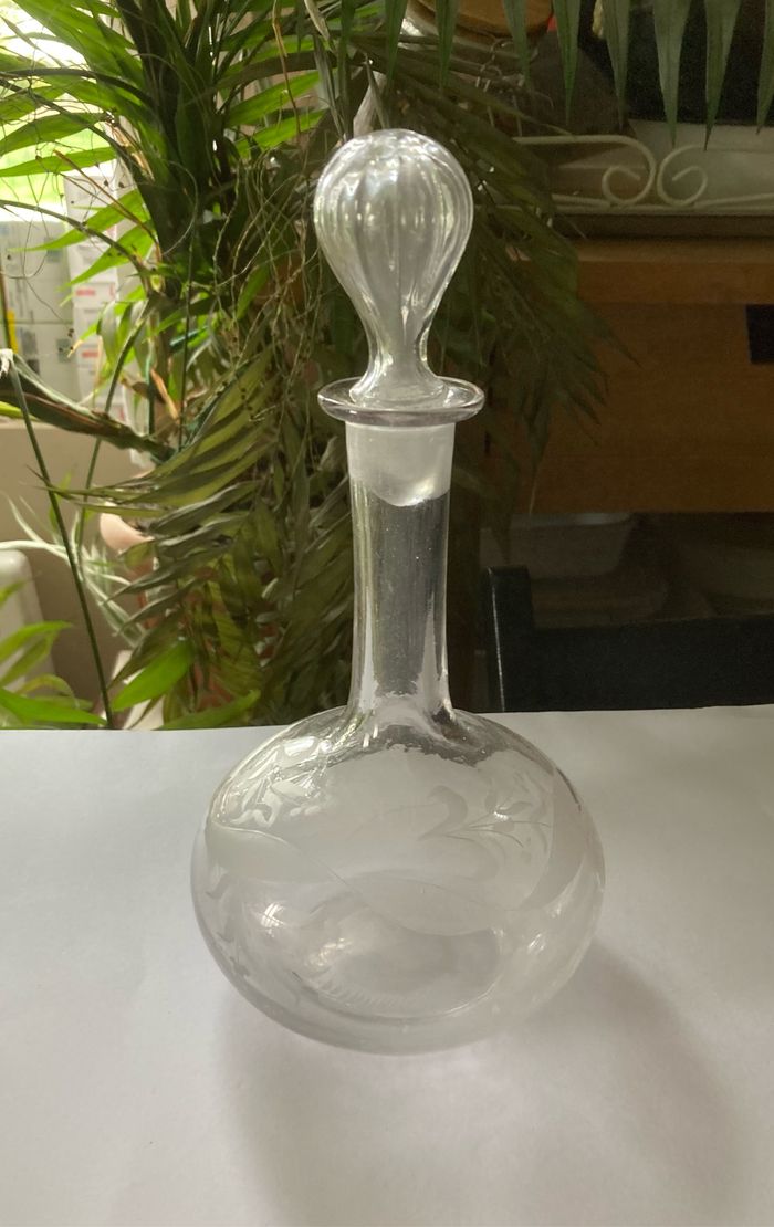 Carafe gravée