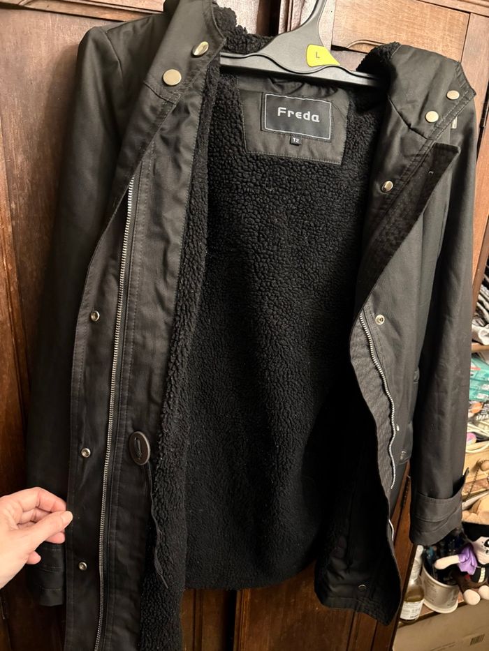 Parka noir à capuche - photo numéro 4