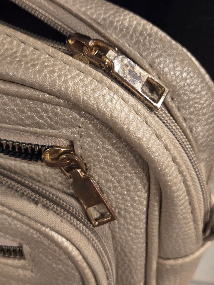 Sac à bandoulière réglable multi-poches doré - photo numéro 10