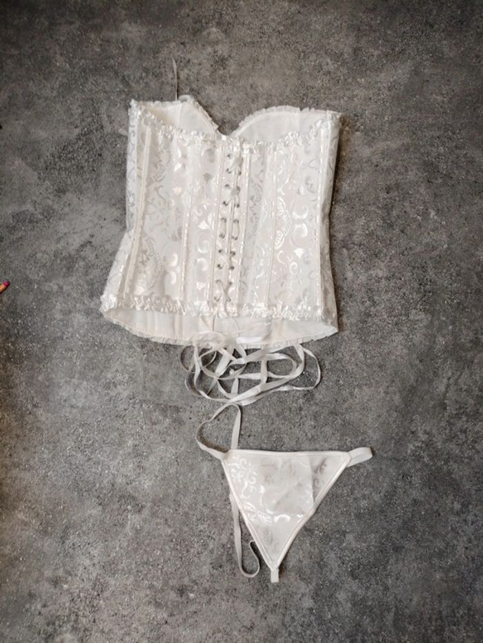 Bustier - photo numéro 2