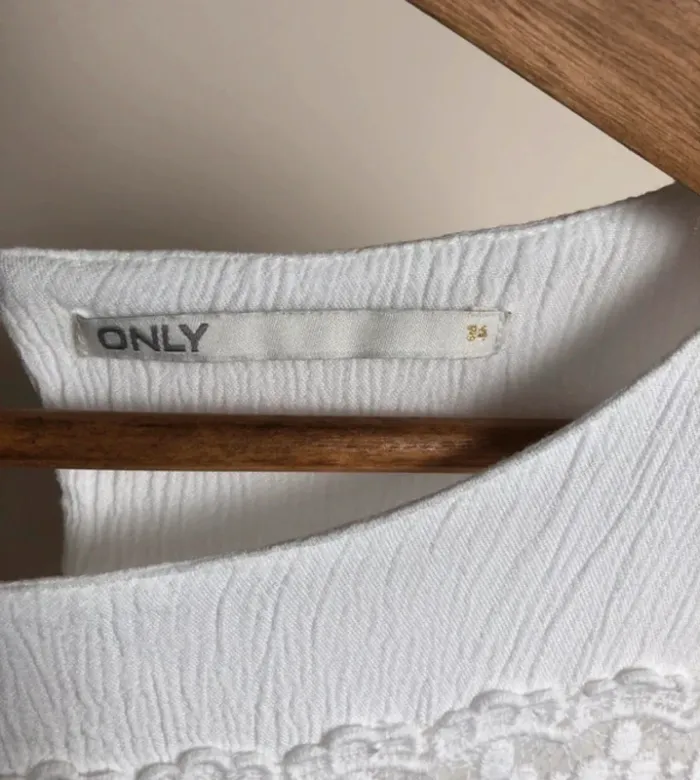 Robe Only 34 - gaze de coton blanc, dentelles, fond de robe - photo numéro 6