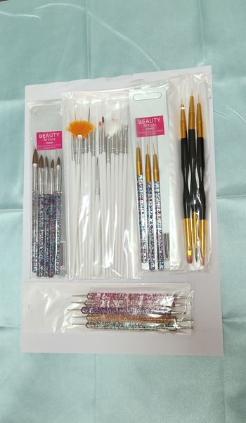 Lot 31 pièces pinceaux nail art neuf