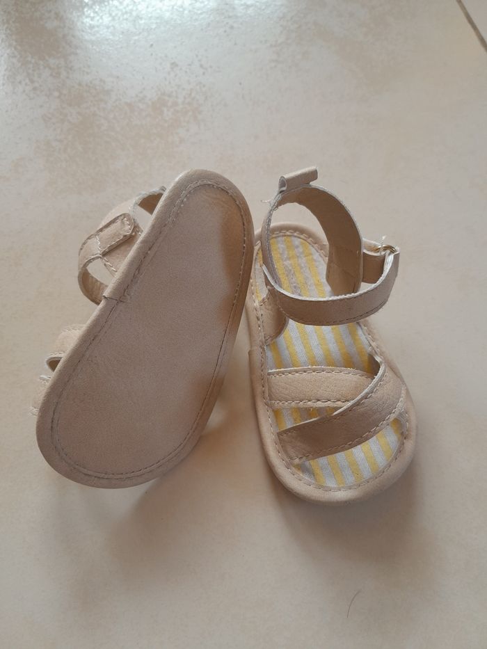 Chaussures bébé - photo numéro 3