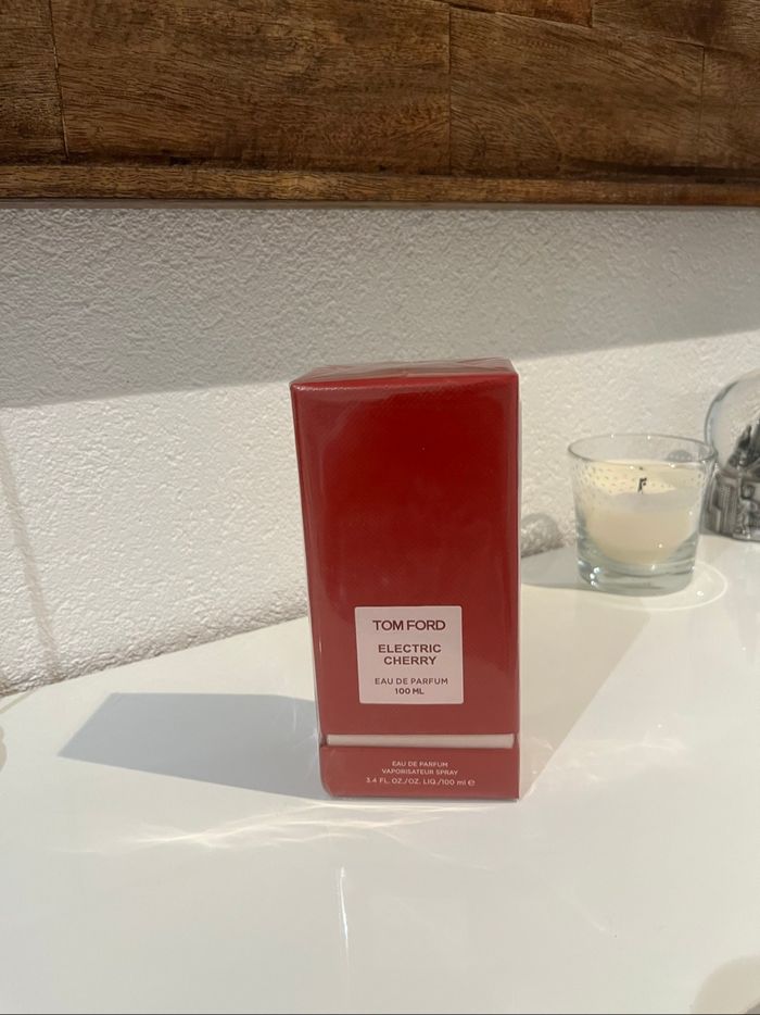 Tom Ford Electrique Cherry
