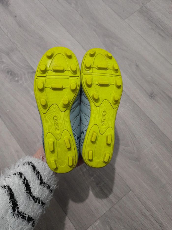 Baskets de foot crampons - photo numéro 6