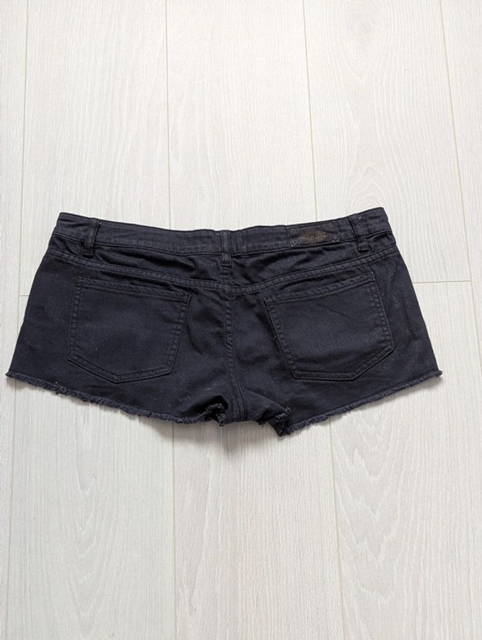 Short court femme 40 - photo numéro 2