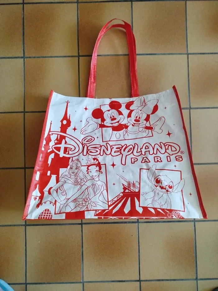 Sac Disneyland Paris grand format Mickey Minnie stitch Tiana Aurore buzz spiderman ratatouille - photo numéro 2