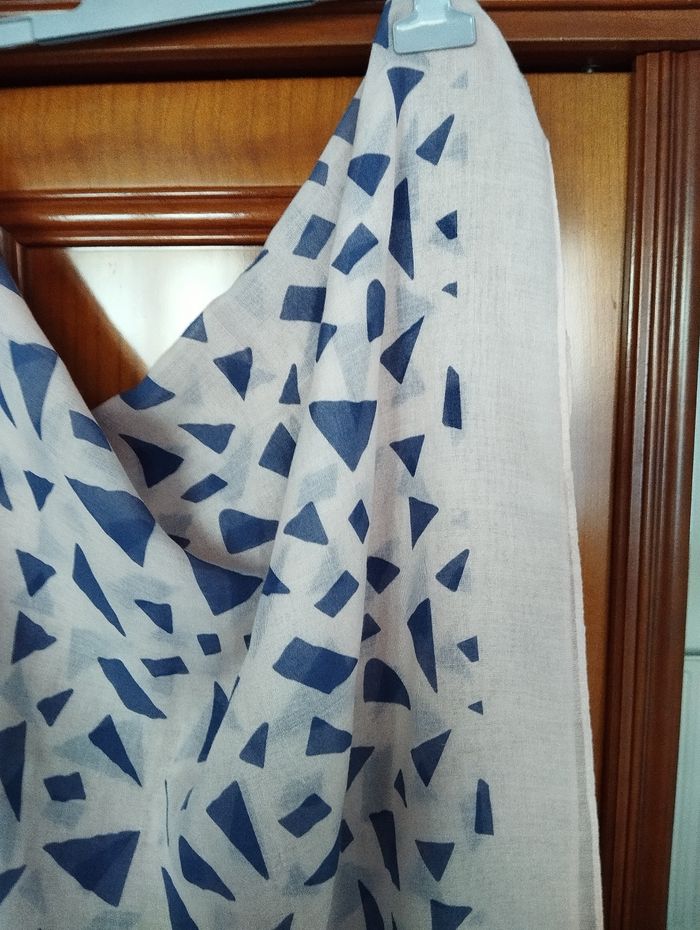 Grande écharpe neuve - photo numéro 3