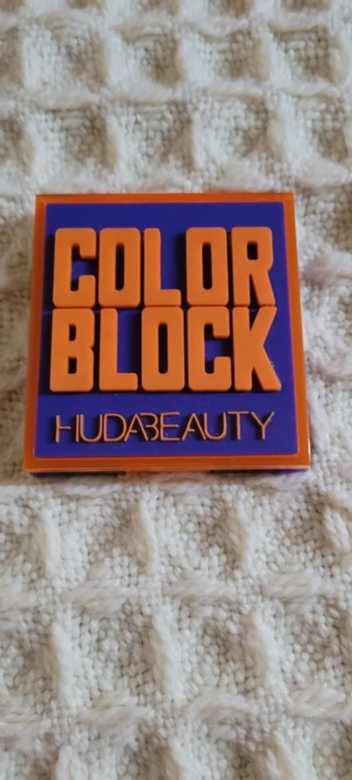 Palette orange & purple color block huda beauty
