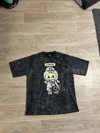 T-Shirt Gris anthracite Labubu oversize