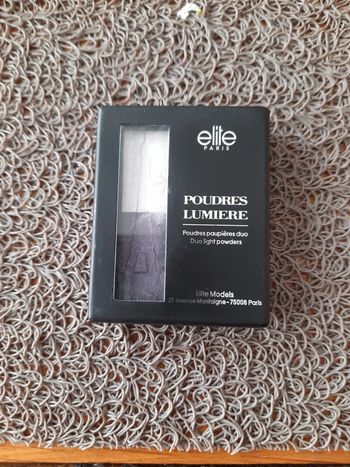 Fards à paupieres duo (violet/blanc) Marque Elite