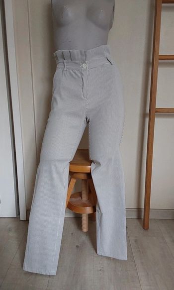 Pantalon rayé gris blanc T 36