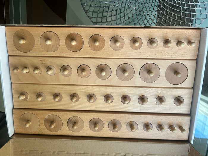 4 blocs d’emboîtements cylindriques Montessori