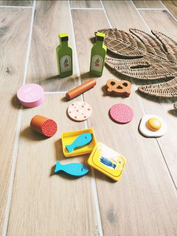 🐟Jeu d'imitation - Dinette en bois lot aliments divers et bouteilles huile d'olive- 