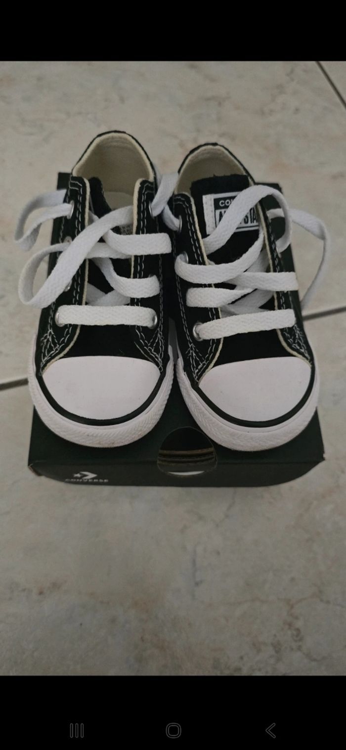🥰😍🤩 Baskets CONVERSES Pointure 22 unisex (mises 1h)!!🥰🤩 - photo numéro 2
