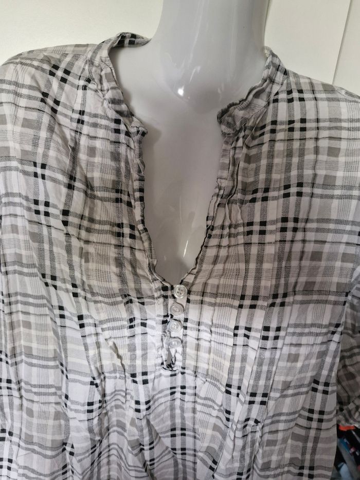 Jolie blouse style vichy col ouvert boutons - photo numéro 4