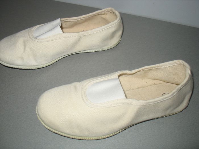 CHAUSSONS DE GYMNASTIQUE ÉCRU - P30 - n°18 - photo numéro 3