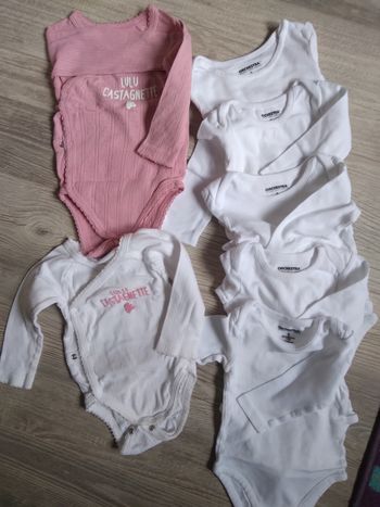 Lot 7 bodies manches longues 9 mois