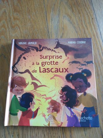 Livre mc do surprise à la grotte de lascaux