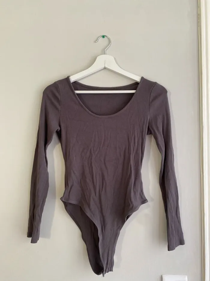 Body côtelé gris