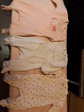 Lot de 3 pyjamas 1 mois kiabi