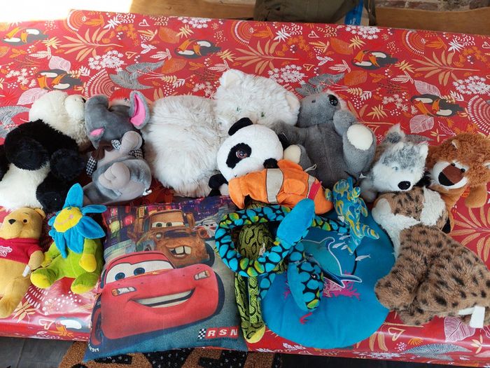 Lot de 17 peluches