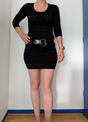 Robe noire Mango
