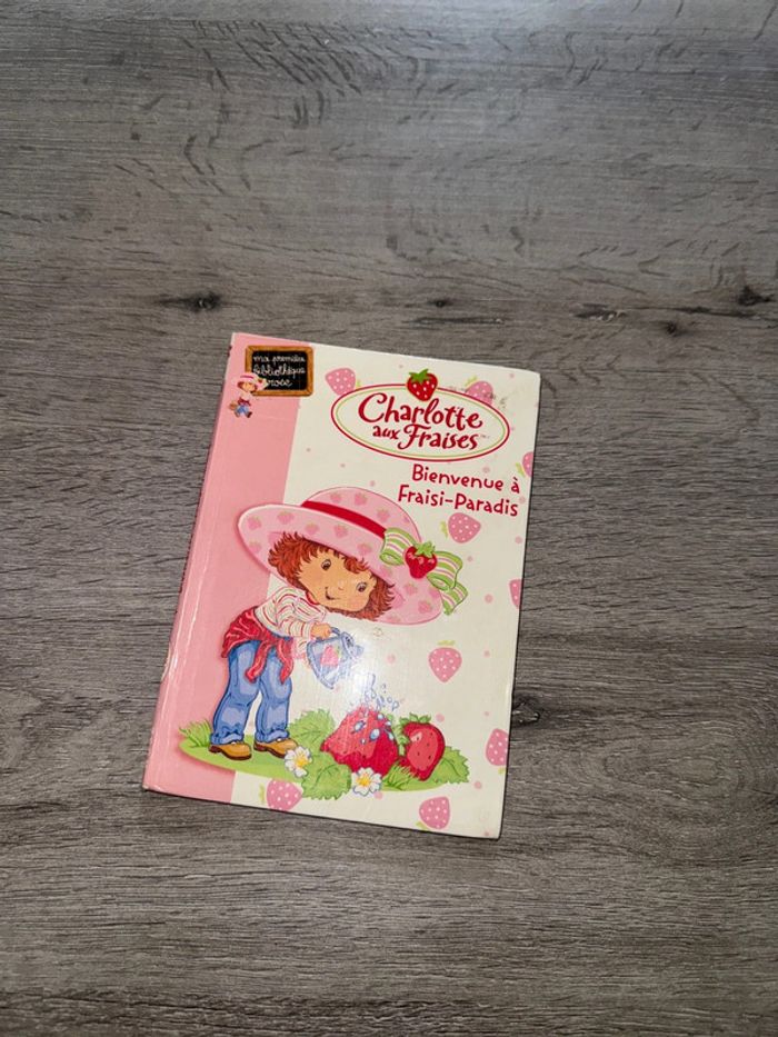 Livre charlotte aux fraises