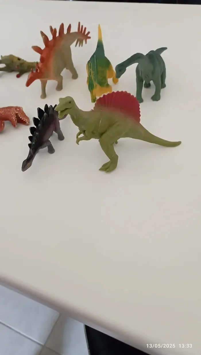 Lot dinosaures - photo numéro 2