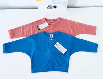 Lot de 2 cardigans Petit Bateau, taille 12 mois