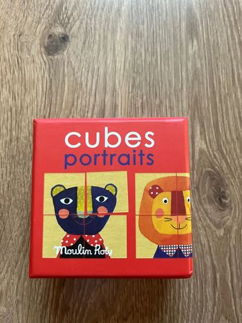 Cubes en bois portraits Moulin Roty