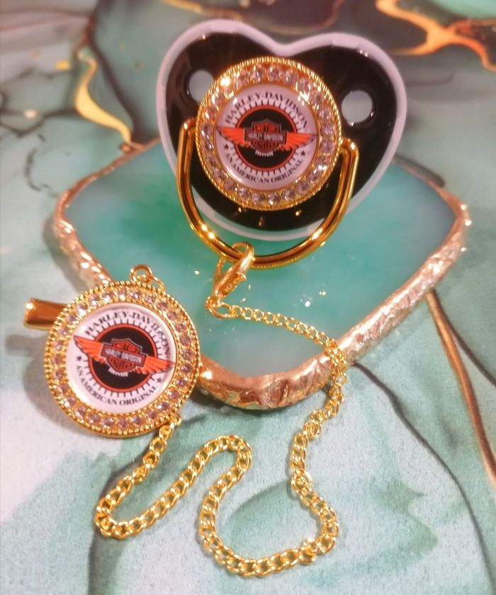 Tétine harley davindson - photo numéro 2