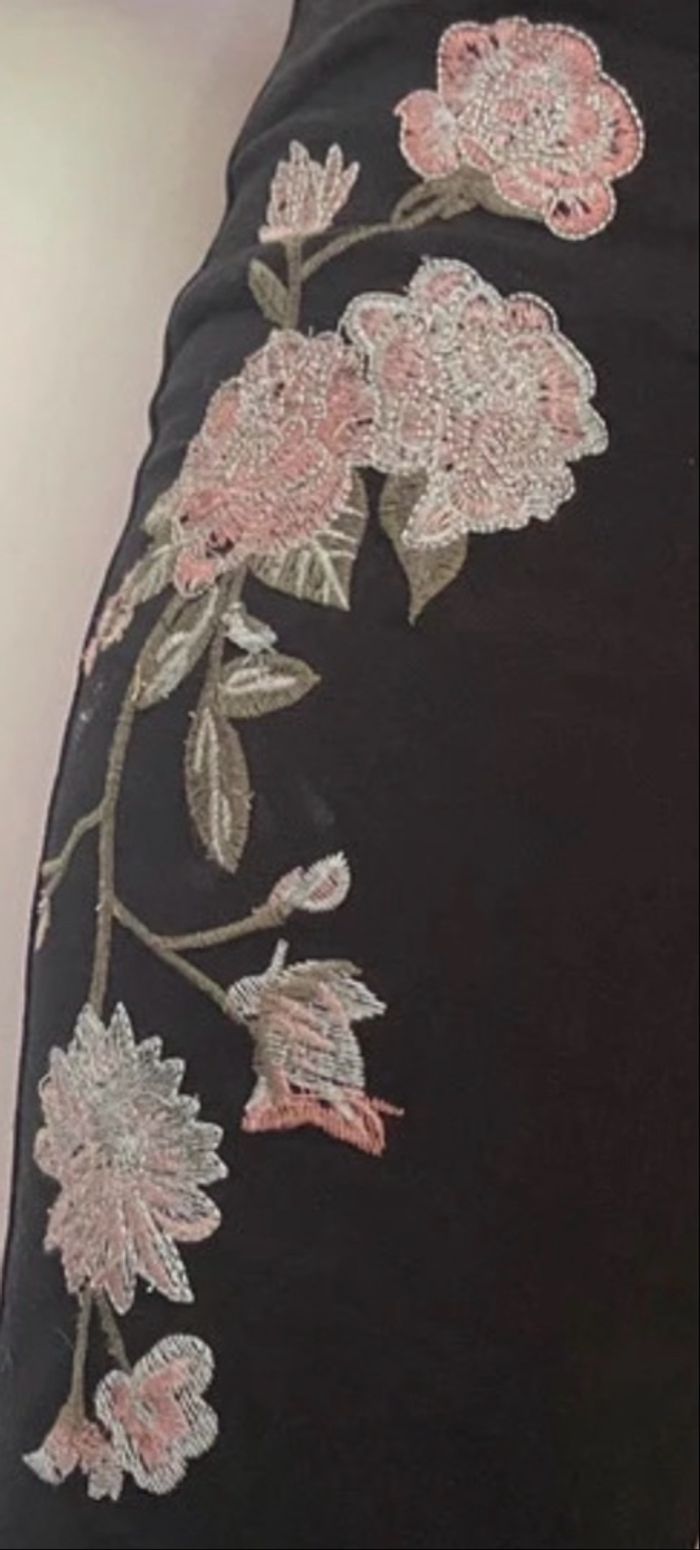 Jeans brodé - photo numéro 3